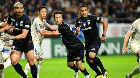 Gamba Osaka vs Yokohama F. Marinos: J1 League .